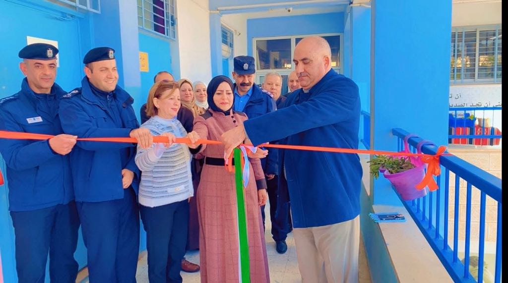  توفير بيئه محفزة لتعزيز القراءة والمطالعة بين الطالبات وأفراد المجتمع المدرسي لترسيخ عادة القراءة كجزء من الحياة اليومية 